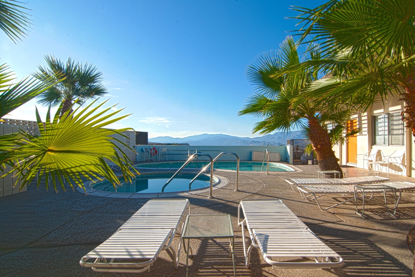 Palm Springs, California Mid-Century Vacation Rentals — Studio, 1BR, 2BR Suites