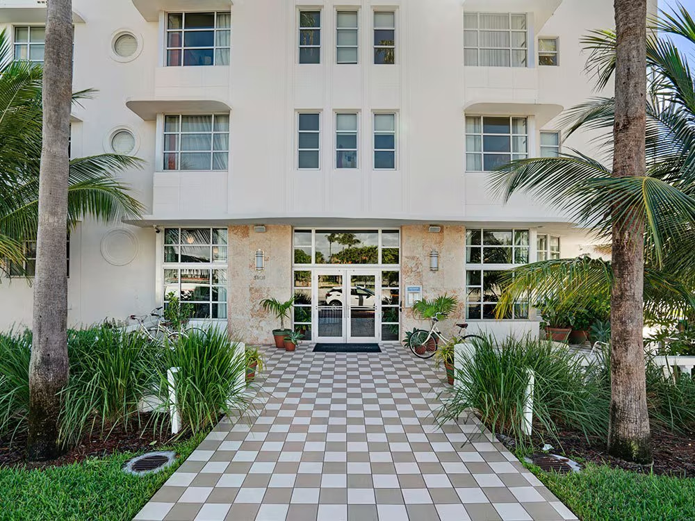 Hotel Trouvail Miami Beach ~ Miami Beach, FL ~ King Guest Room – Price Per Night