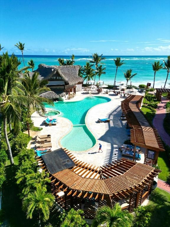 Punta Cana All-Inclusive VIK Hotel Cayena Beach 7 Nights – Dec 2025 – Sleeps 4