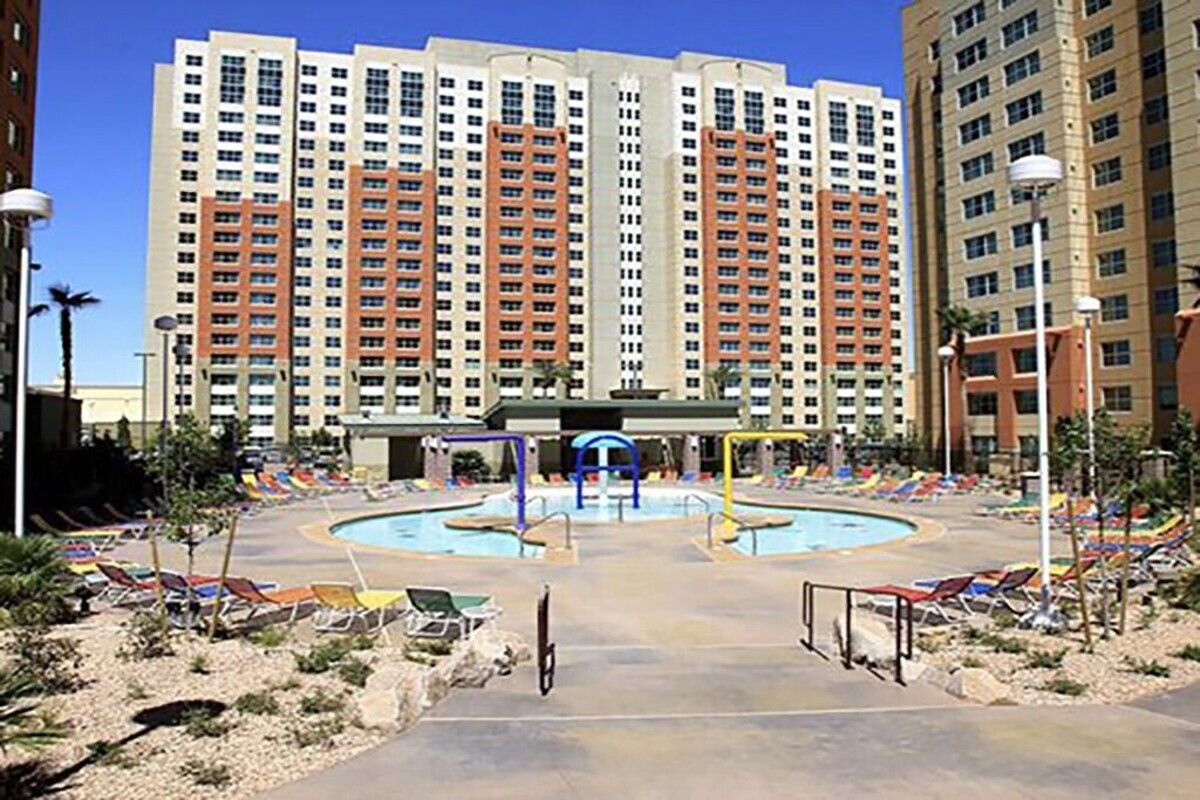 1BR The Grandview at Las Vegas Resort, Las Vegas, Sleeps 4, 11/16 to 11/23/2024