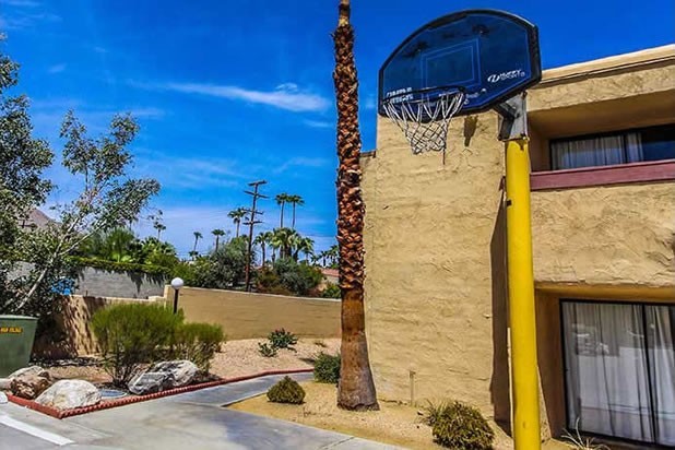 Desert Vacation Villas, Palm Springs 2 BR/2 Ba Starting @ $1090.00