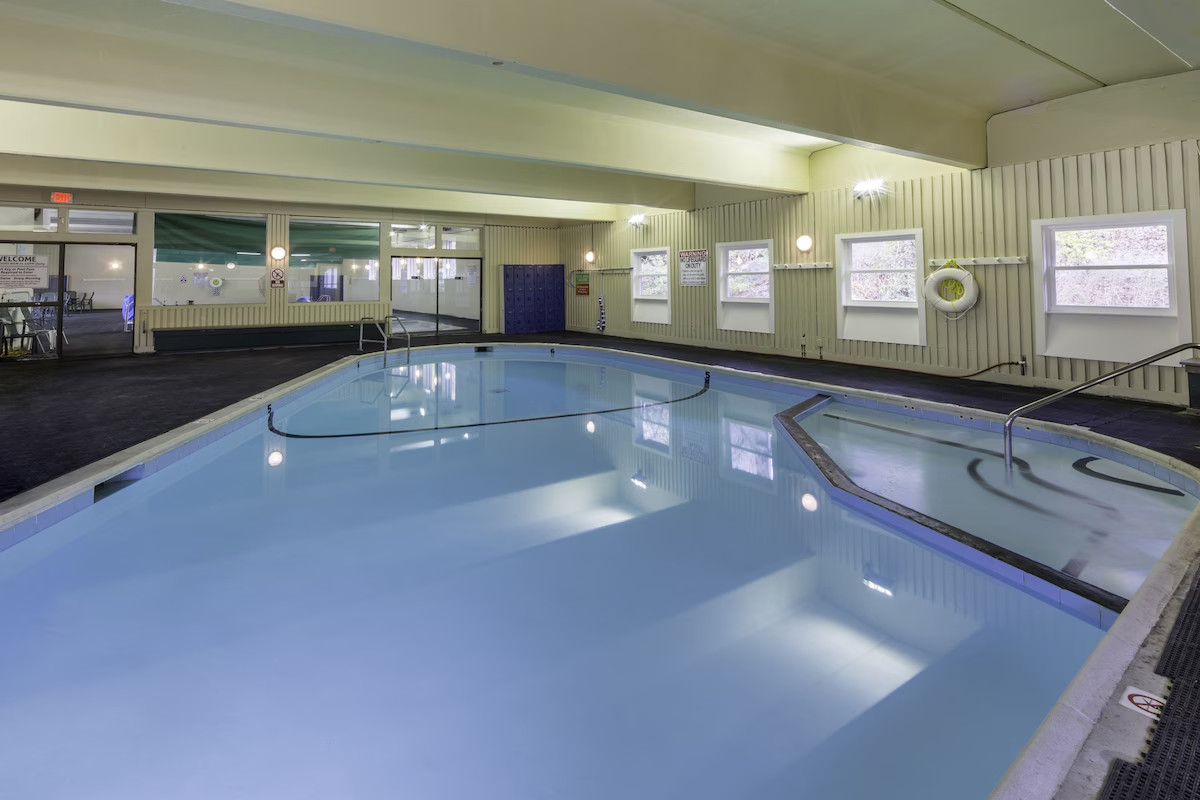 Welcome to Holiday Inn Club Vacations Oak ‘n Spruce Resort, South Lee, MA