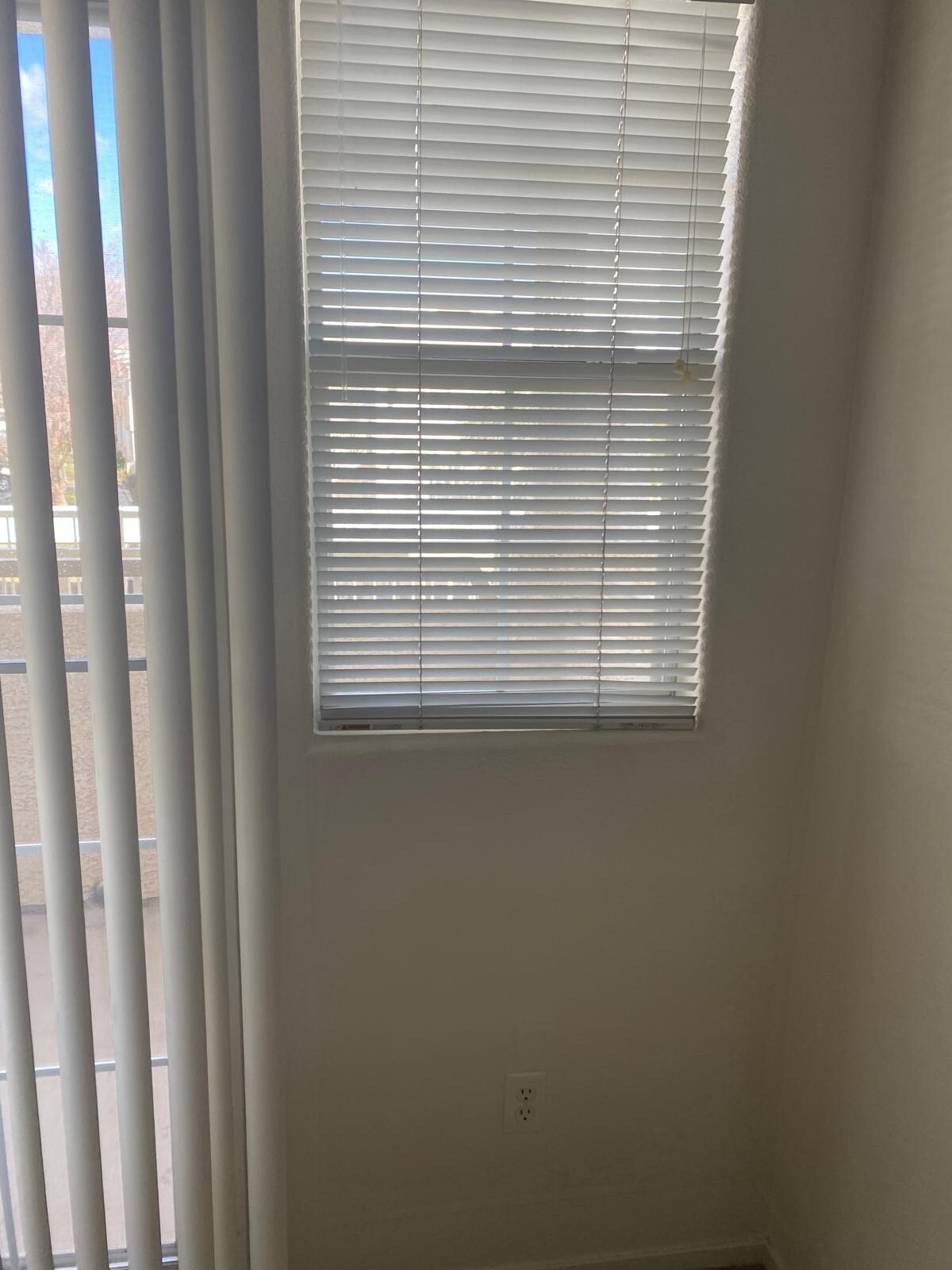 Las Vegas full apartment rental, Thanksgiving or 1 to 2 weeks vacation.