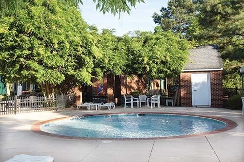 “VACATION VILLIAGE AT WILLIAMSBURG”-2 Bedroom-Several SEPTEMBER DATES!!!