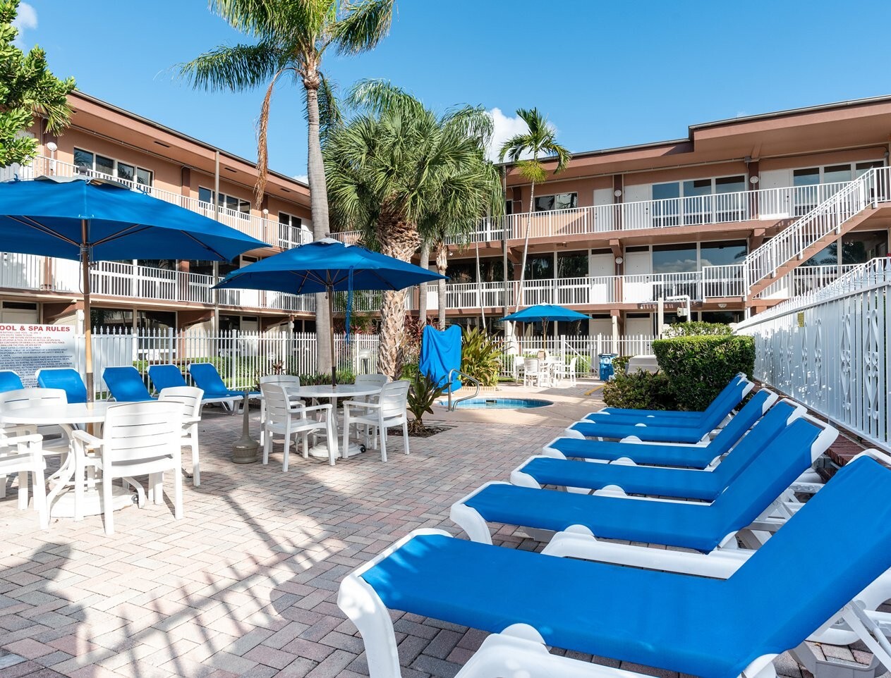Studio or 1 BR, 7 night stay At Pompano Beach Canada House Beach Club