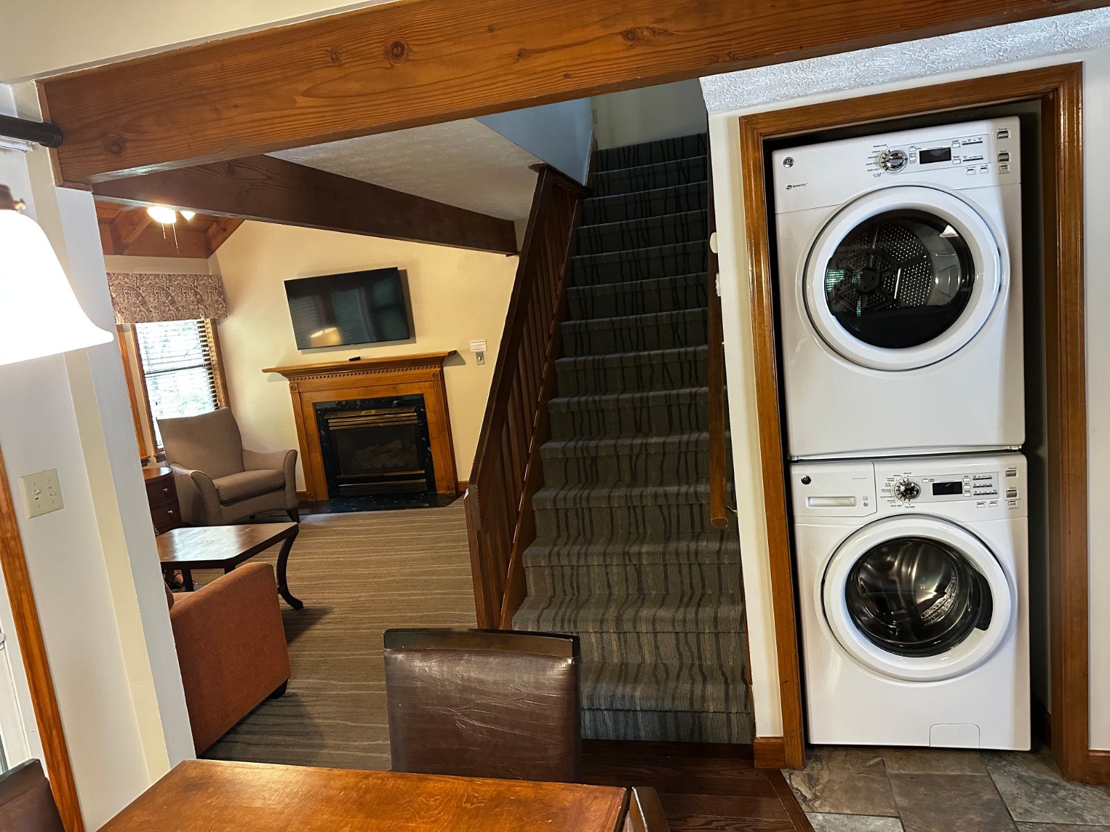 2 bdrm cabin w loft, 4nts, in Gatlinburg, TN at Mountain Loft Resort, JUNE 22-26