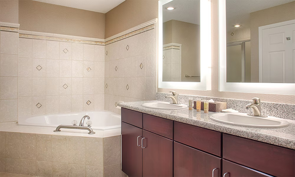 Daytona Beach – Apr -20-25 – HUGE 4 bedroom pres sleeps 12 – Wyndham Ocean Walk