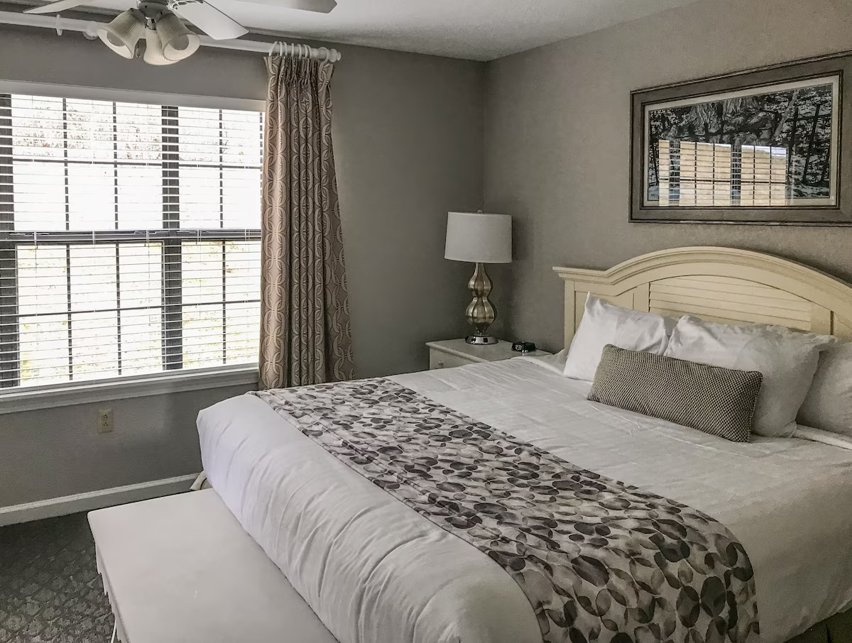Welcome to Holiday Inn Club Vacations Oak ‘n Spruce Resort, South Lee, MA