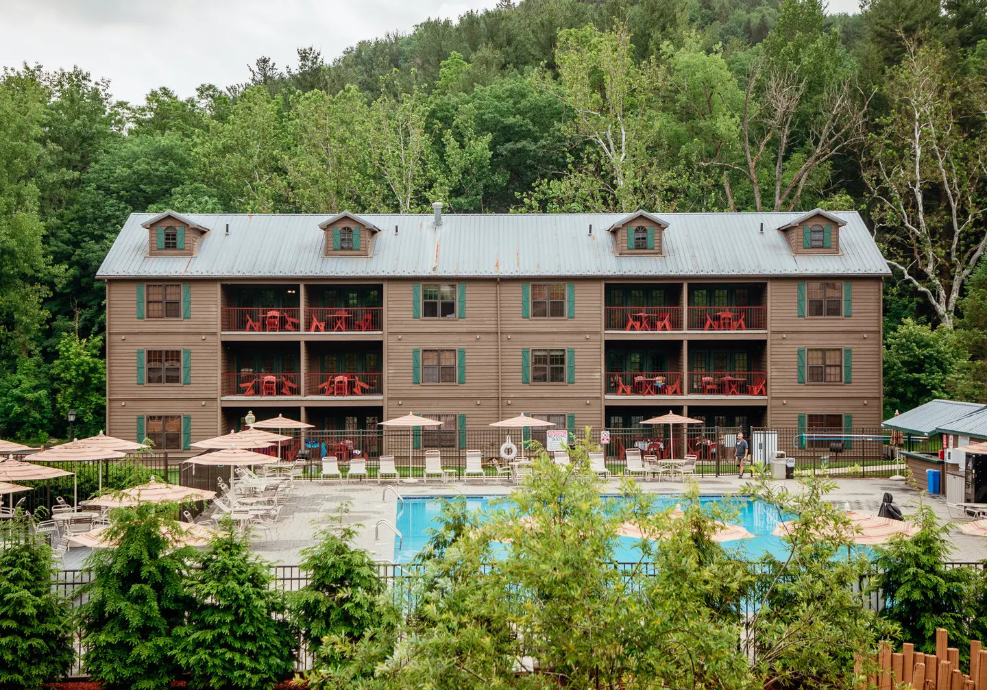 HI Oak n Spruce Resort Berkshires MA Vacation Rental 1/2 BDRM 2026-2027