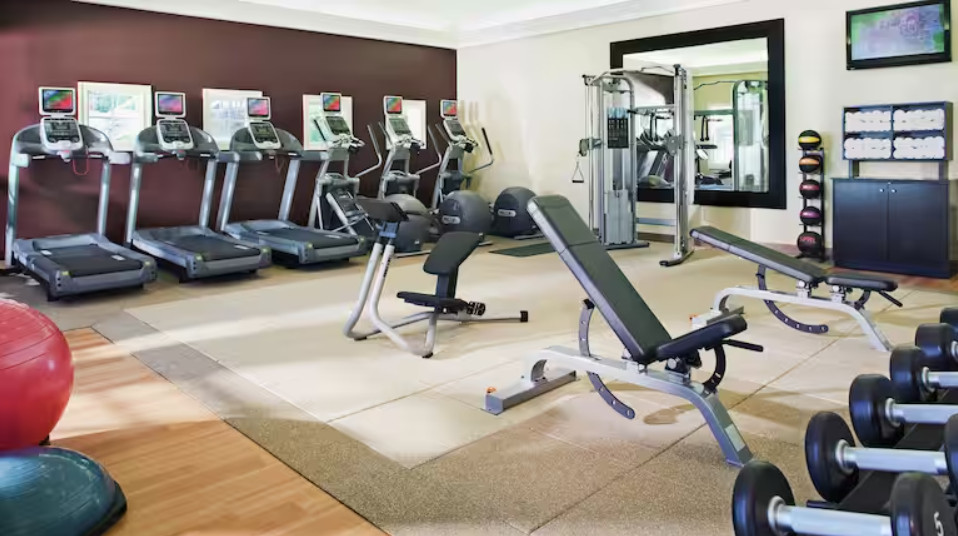Mon-Fri 4 Nights $99 Each SeaWorld Orlando Hilton Grand Vacations Club Studio