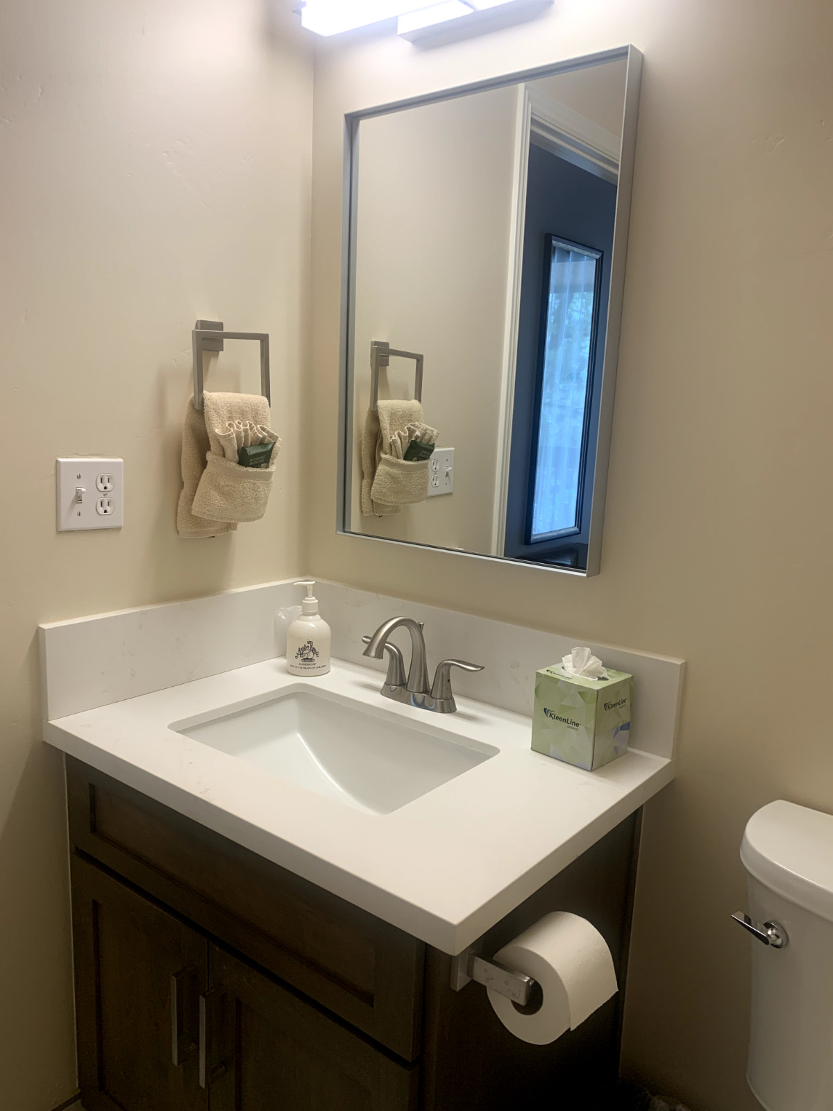 2BR 2-1/2 BA Suite Arroyo Roble Creekside Uptown Sedona AZ (April 12 -19, 2026)