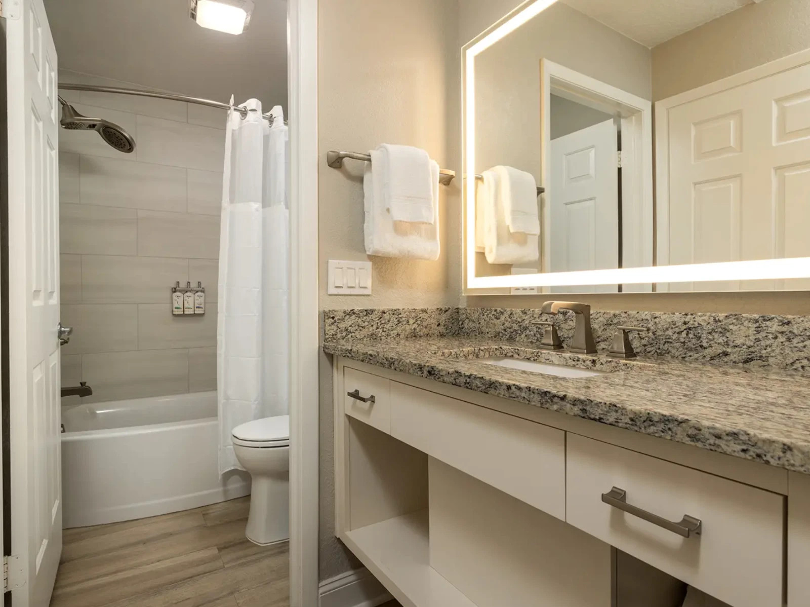 Holiday Inn Club Vacations at Orange Lake Resort Aug 15-22 – 2 Bedrooms