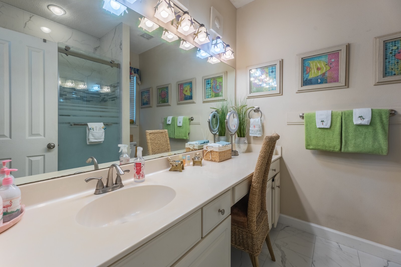 Vacation Rentals Destin FL3 bed, 2 bath private pool golf cart 2 blocks to beach