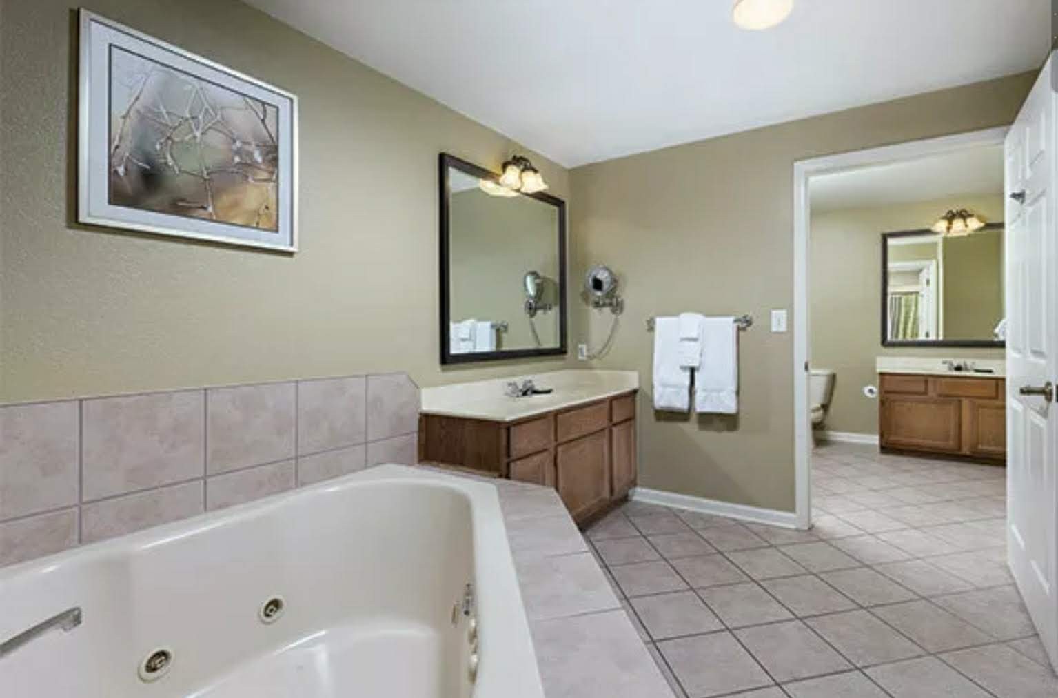 Sevierville, TN,Wyndham Smoky Mountains, 2 Bedroom Deluxe EASTER WEEK April 1-6