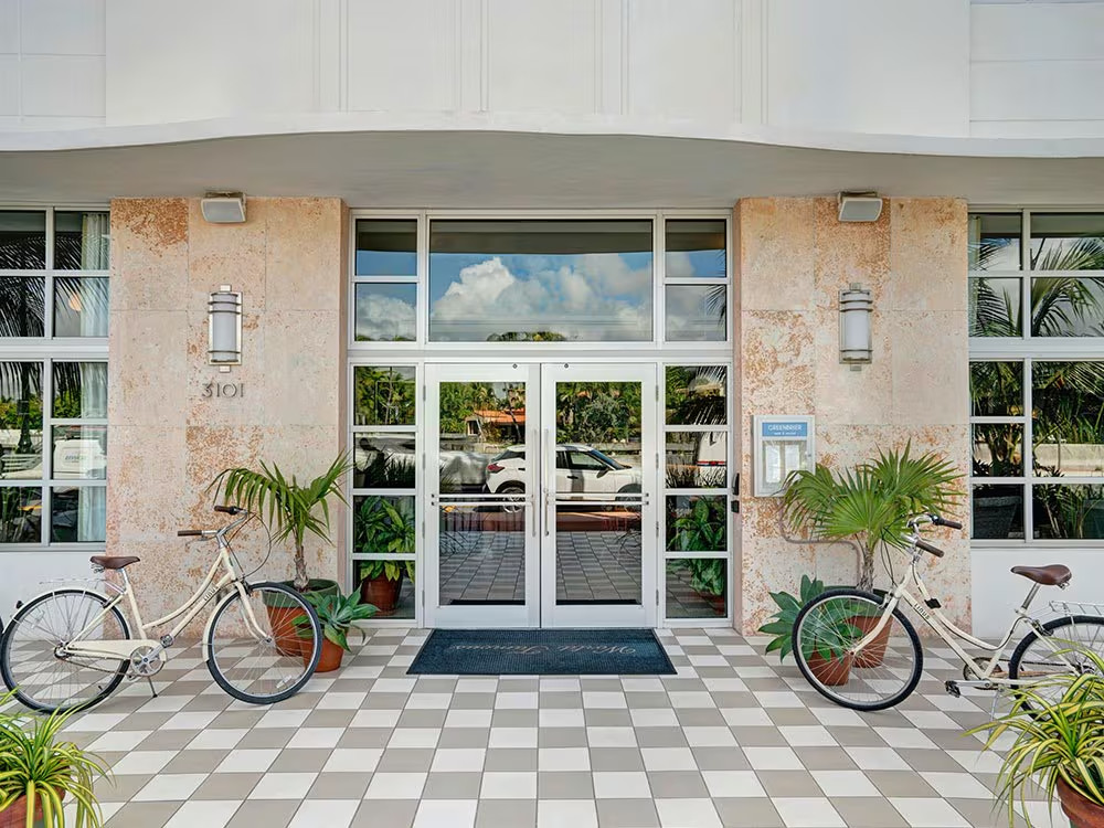 Hotel Trouvail Miami Beach ~ Miami Beach, FL ~ King Guest Room – Price Per Night
