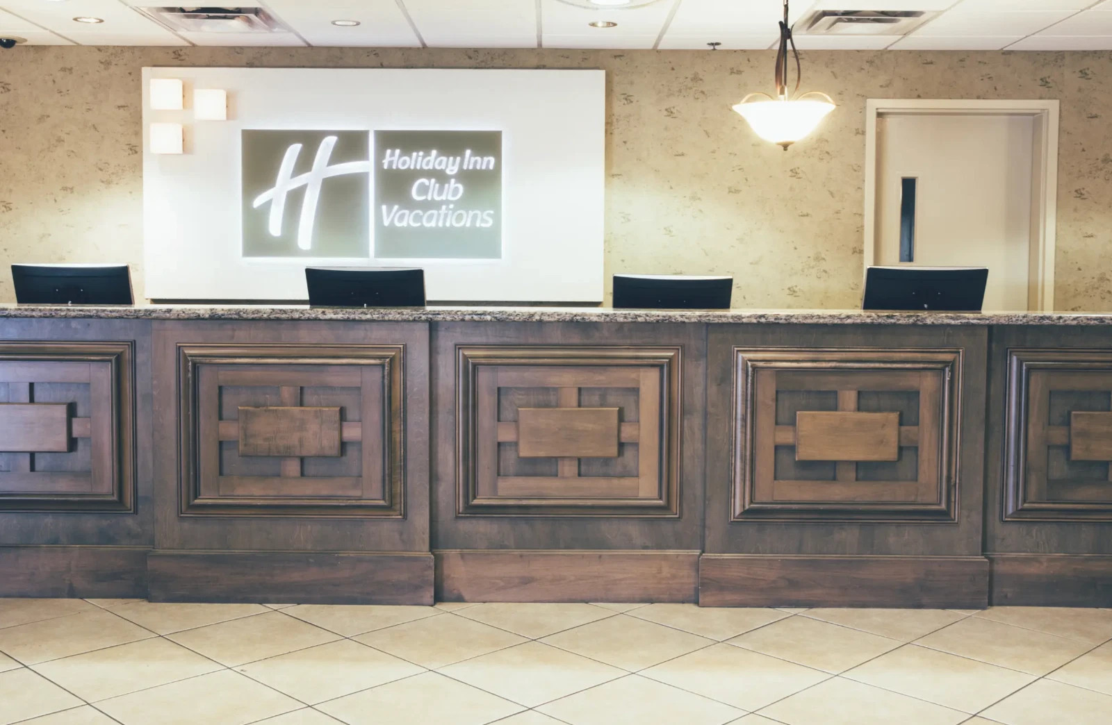 Holiday Inn Club Vacations at Orange Lake Resort Aug 15-22 – 2 Bedrooms