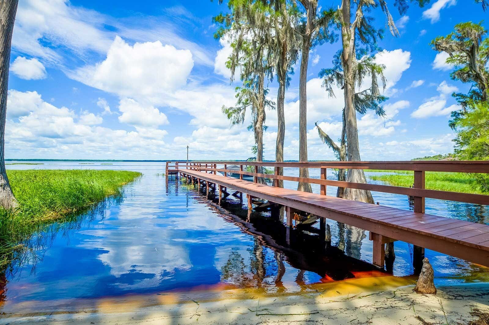 5 Night Stay In Vacation Community on Lake Louisa 25 Mins to Disney!