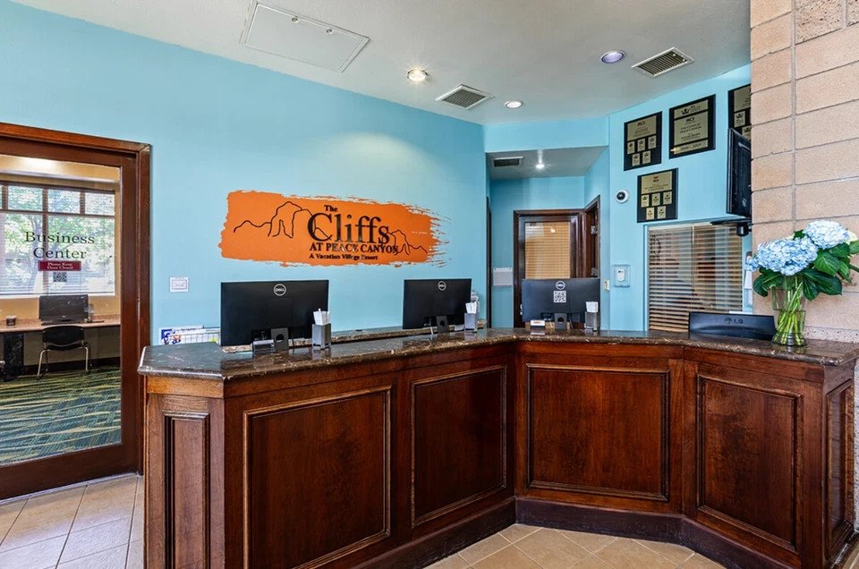 SEPTEMBER OCT WEEKS ~ THE CLIFFS AT PEACE CANYON RESORT~2BR/SLPS 6 VEGAS