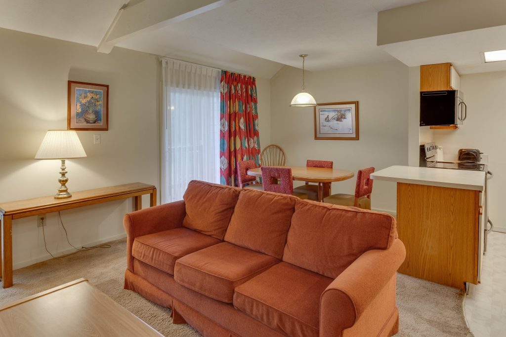 Sept 25-Oct 2~Virginia CHALET HIGH RESORT~ Basye, VA,~2 BR MOUNTAIN CHALET SLP 6