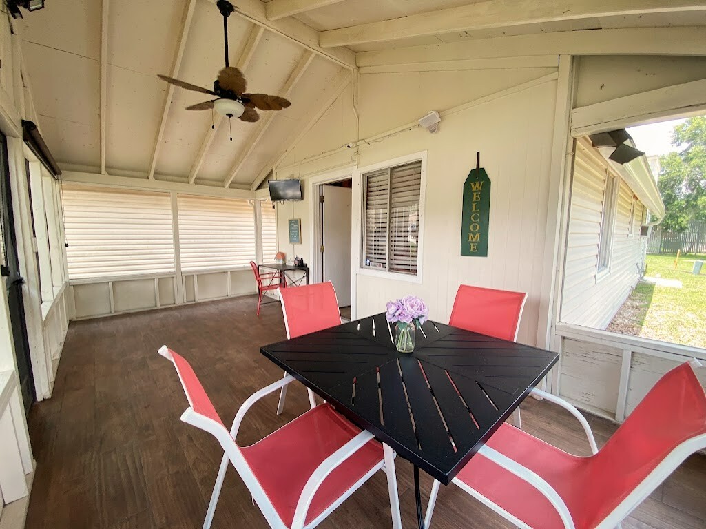 5 Night Stay In Vacation Community on Lake Louisa 25 Mins to Disney!