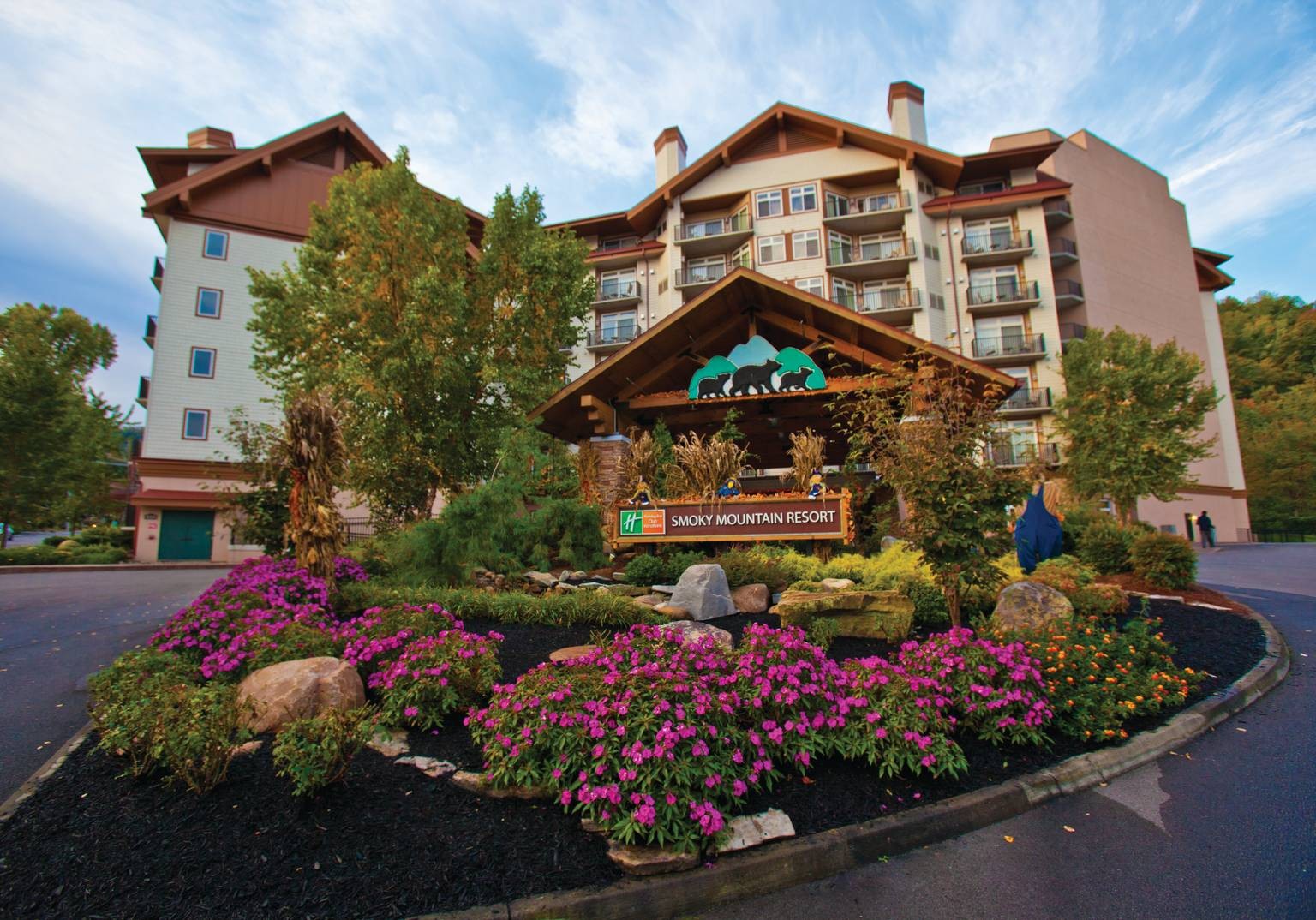 HI Smokey Mountains Tennessee Resort Vacation Rental 1/2/3 BDRM 2026-2027