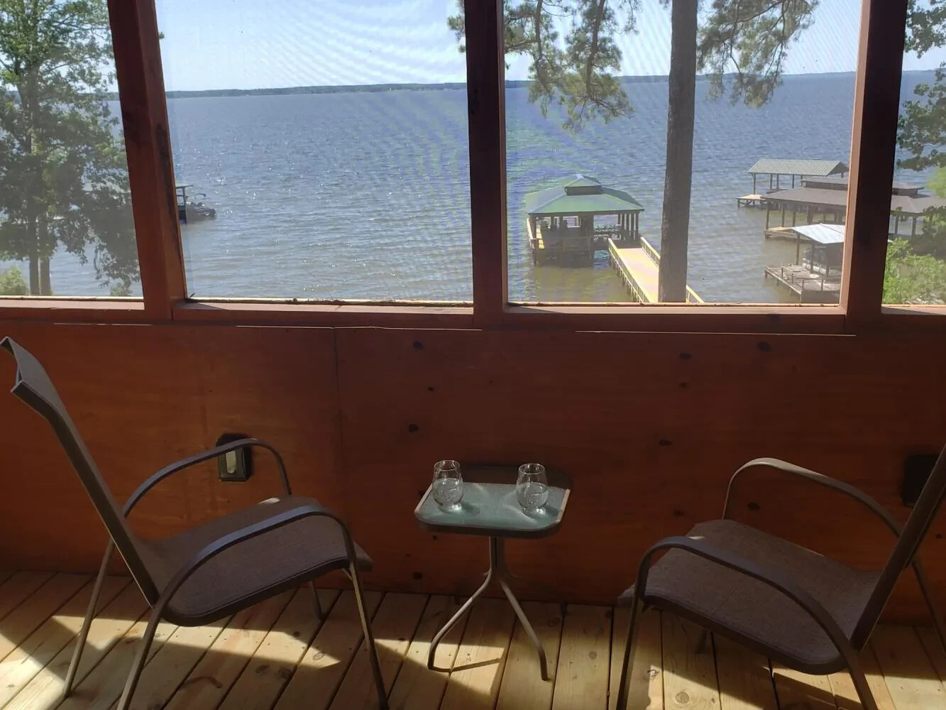 Toledo Bend Lakefront Vacation Rental Cabin – Boathouse, Sunsets, Water Sports