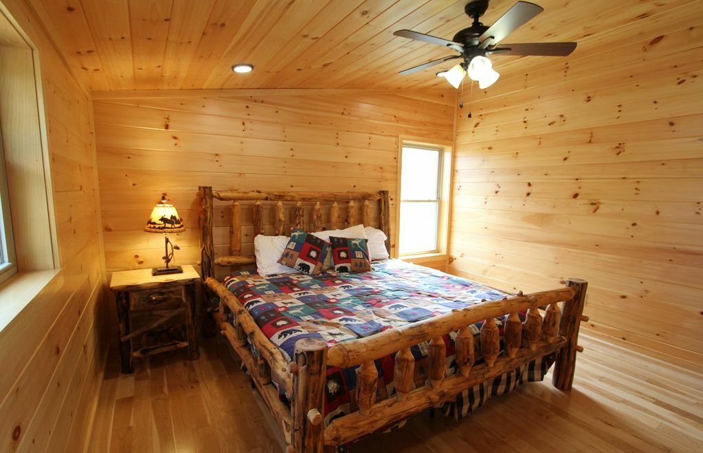 Toledo Bend Lake Cabin – Lakefront, incredible sunsets, fishing, water sports