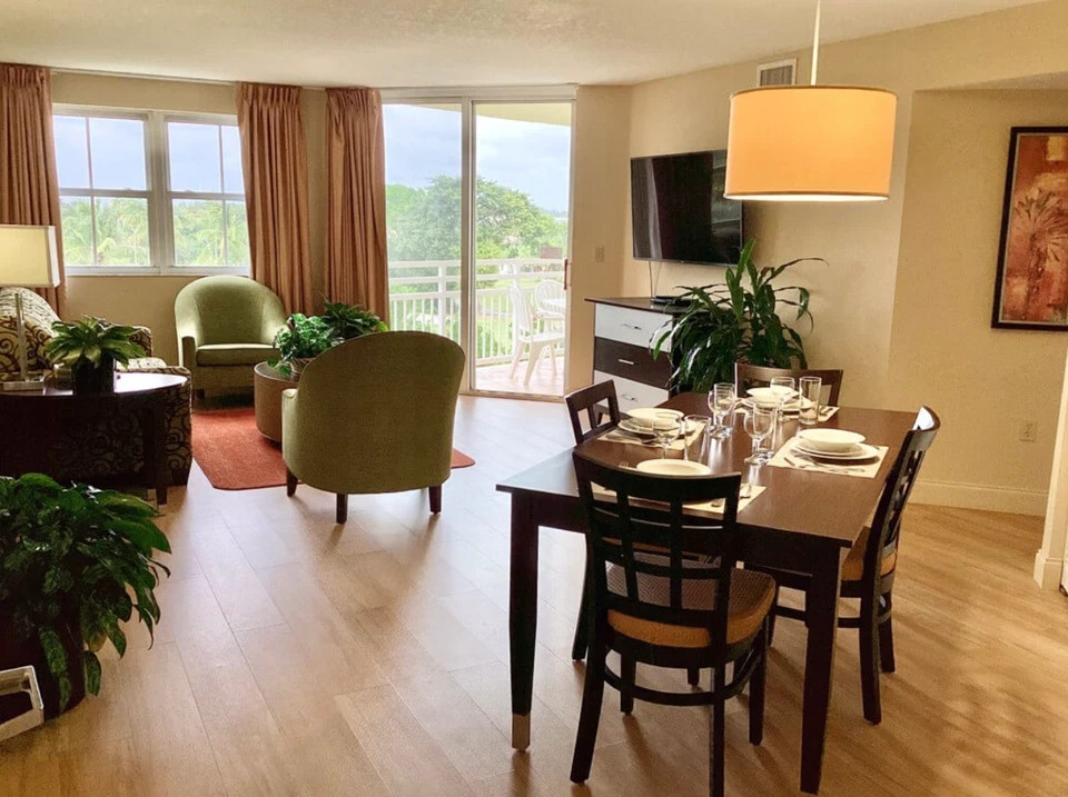 JUNE JULY WEEKS~Vacation Village at Weston ~South FL~A/B 2 BR CONDO SLPS 8
