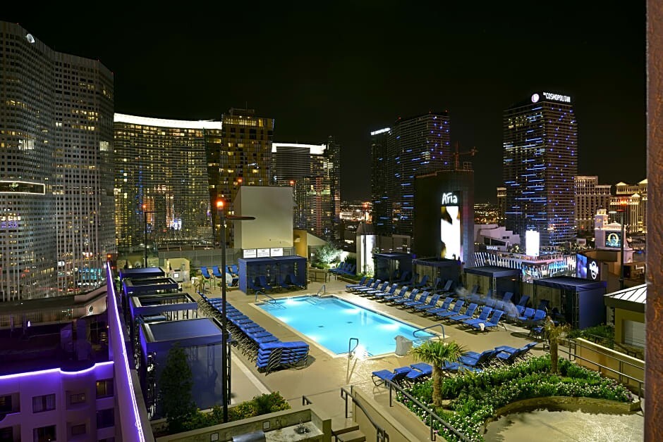 Super Bowl Weekend on the Strip- full kitchen, 4-6 people