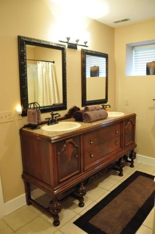 Smoky Mountain Splendor Sevierville TN, 2 BR, 3 bath, wrap around porch 2/3 acre