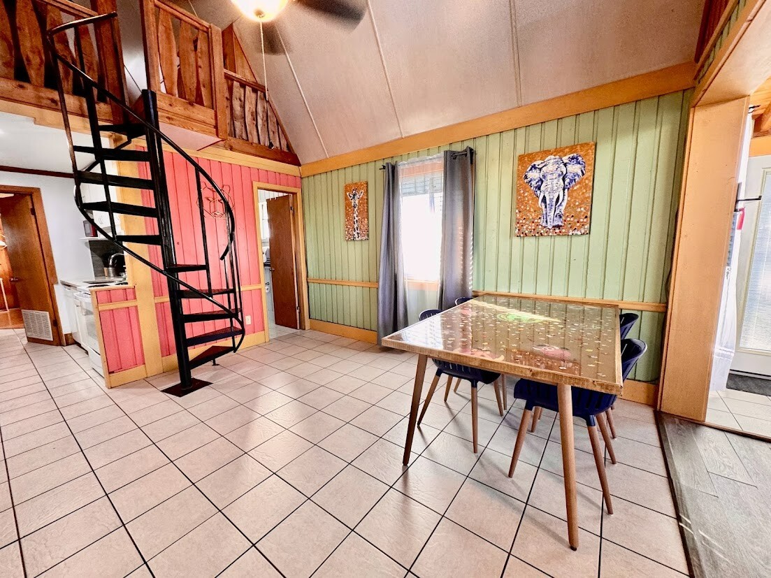 5 Night Stay In Vacation Community on Lake Louisa 25 Mins to Disney!