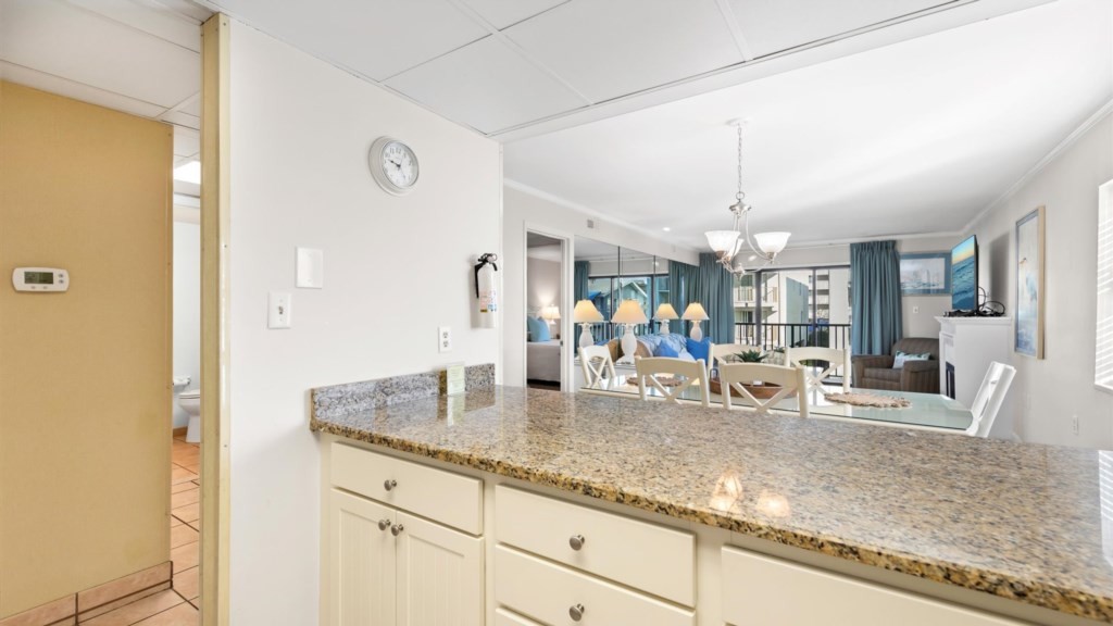 ****** Ocean Time Resort ******* $425.00 ****** 2 minute walk to the BEACH *****
