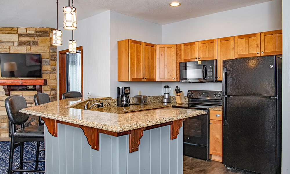 Wyndham Glacier Canyon- Aug 18-21 – 3 bedroom deluxe – Wisvonsin Dells