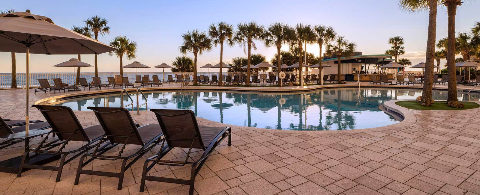 Daytona Beach – Apr -20-25 – HUGE 4 bedroom pres sleeps 12 – Wyndham Ocean Walk