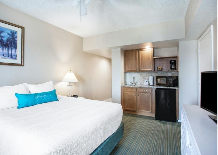 Coconut Palms Beach ~near Daytona ~ Studio for 2~ 7Nt AUG/SEPT/OCT/NOV/DEC 2026