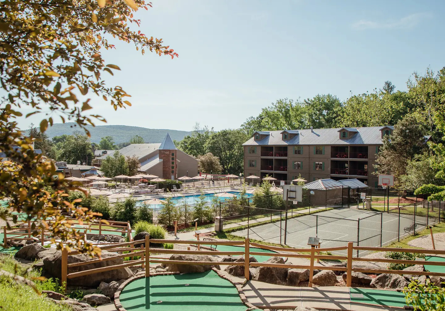 HI Oak n Spruce Resort Berkshires MA Vacation Rental 1/2 BDRM 2026-2027
