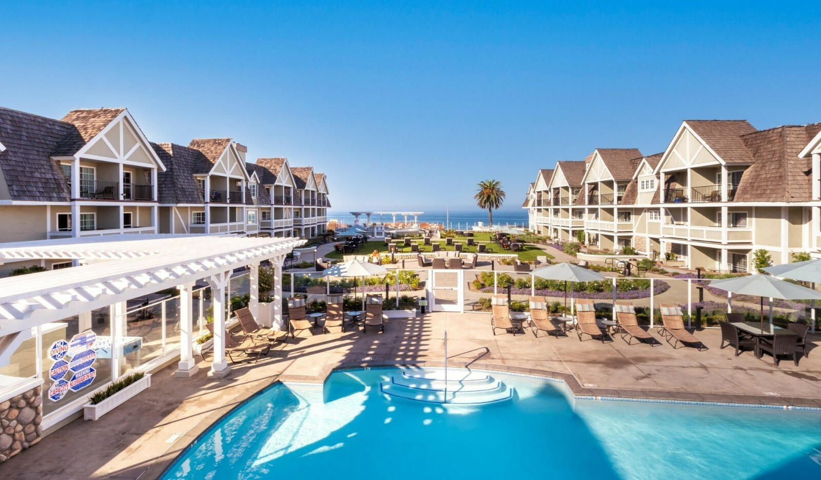 Carlsbad Inn Beach Resort 12/23-12/30/2023, 1 bedrm unit w/ Partial Ocean View