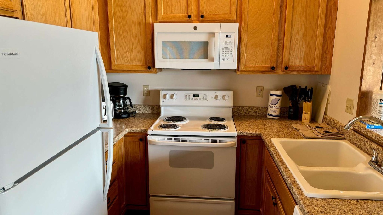 Xmas Ski Week!! Lake Condominiums at Big Sky, Montana Dec 20-27 (sleeps 6-8)