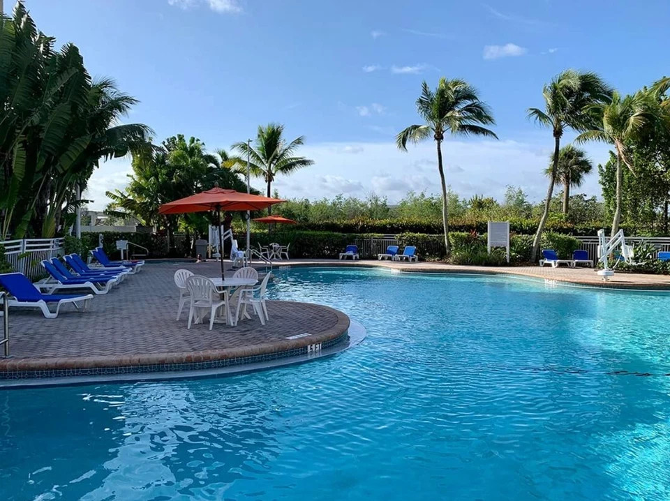 JUNE JULY WEEKS~Vacation Village at Weston ~South FL~A/B 2 BR CONDO SLPS 8