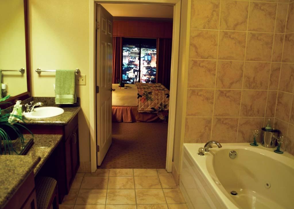 Tahiti Village Las Vegas NV Moorea Suite Sleeps 4 -7Nt SEPT/OCT/NOV 2026