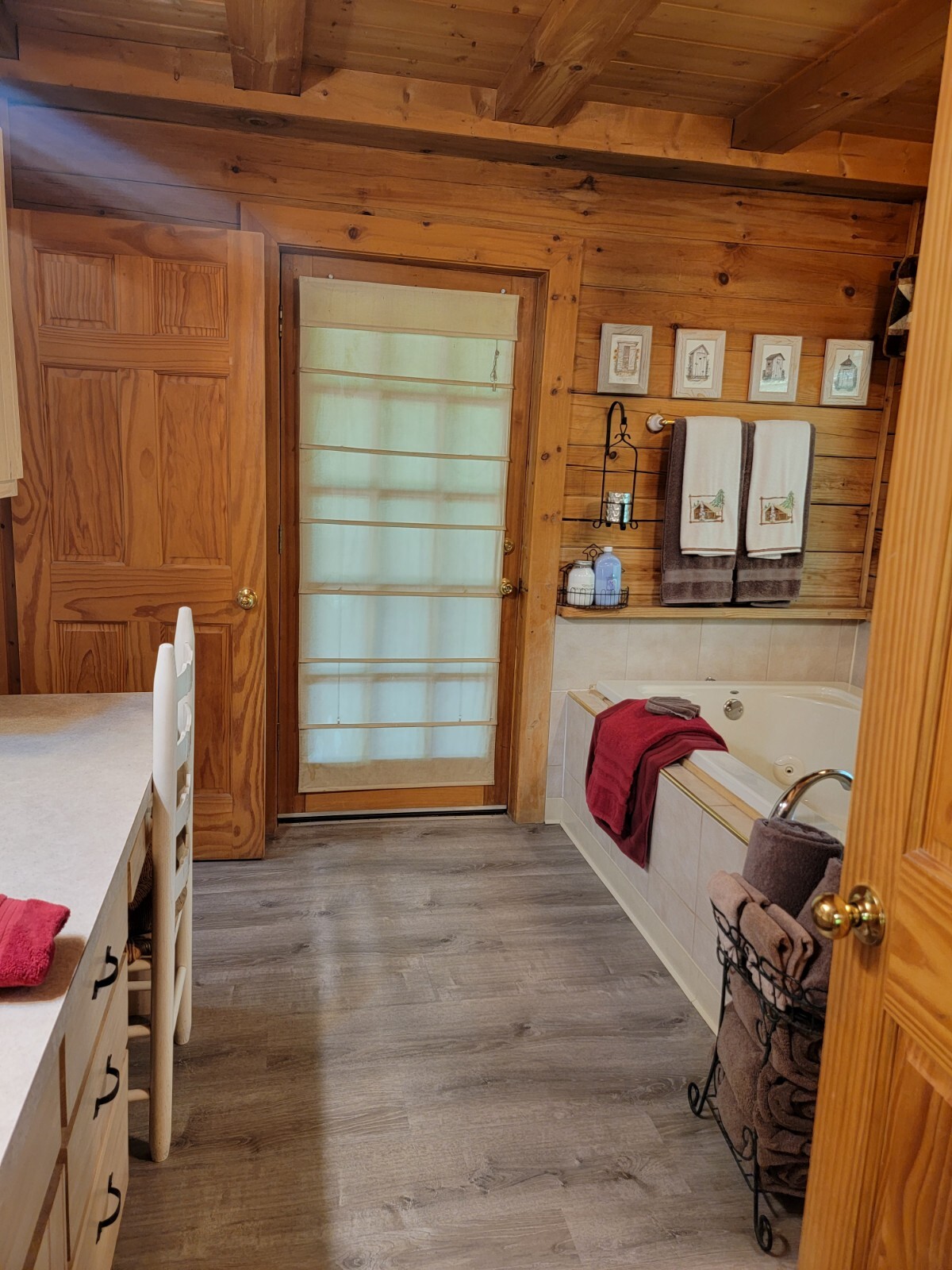 Vacation Log Cabin Rentals Pigeon Forge, Smokey Mountains of East Tennessee
