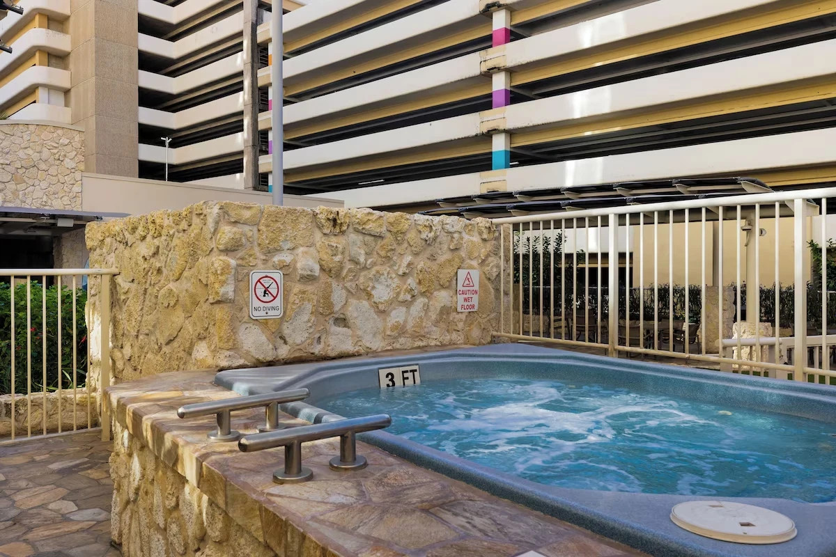 Hawaii-Waikiki Beach $1190 (8/1-7) dates can switch7D 6N Studio Junior sleeps 4
