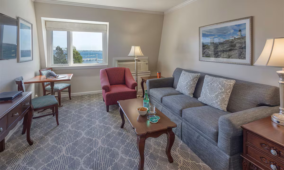 Newport RI BAY VOYAGE INN 8/1/2024 – 8/5/2021 Sleeps 4 Newport Jazz Festival