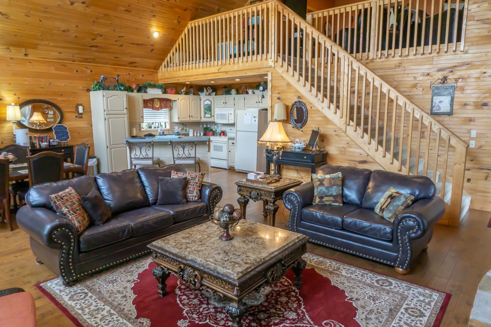 Smoky Mountain Splendor Sevierville TN, 2 BR, 3 bath, wrap around porch 2/3 acre
