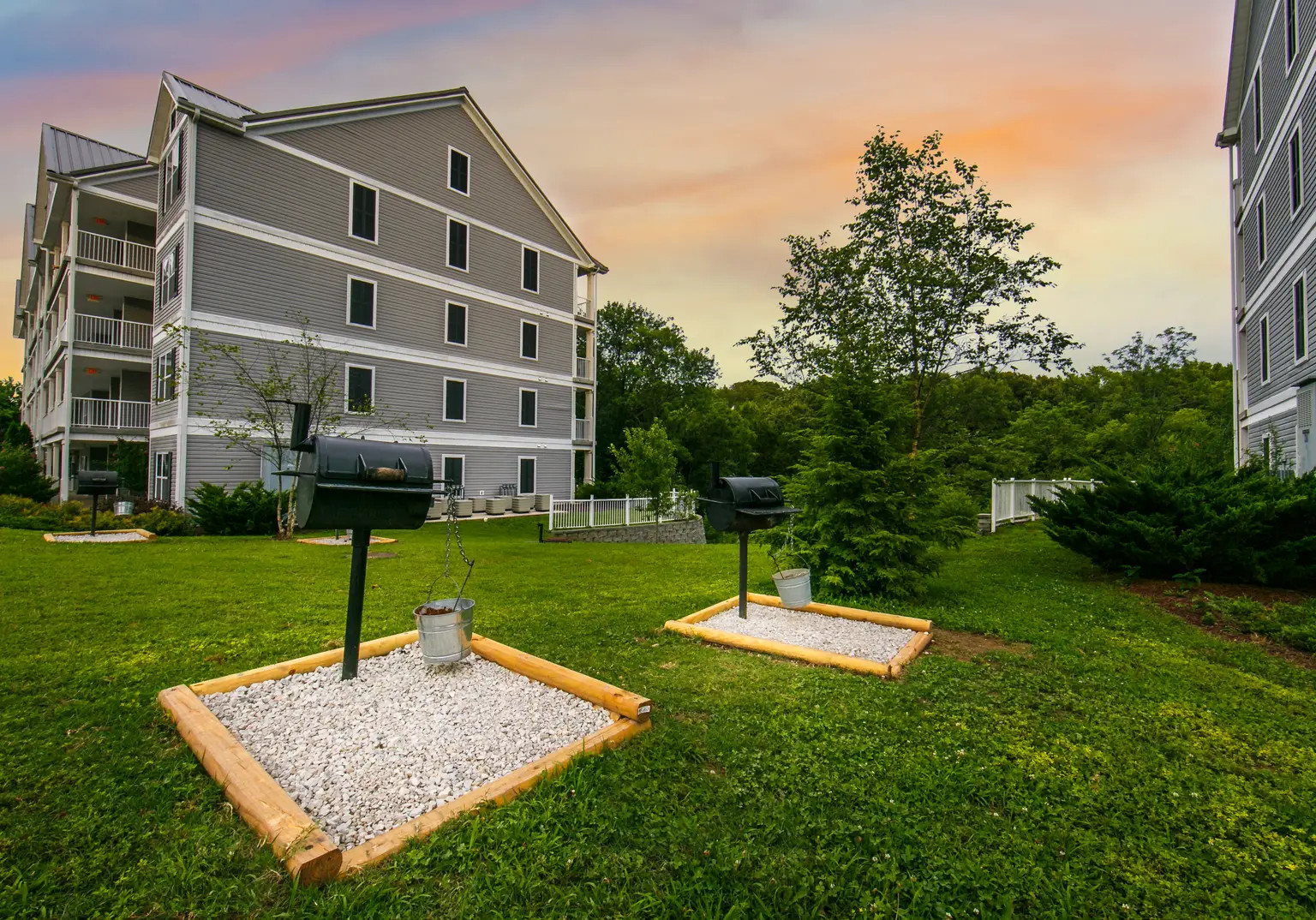 HI Holiday Hills Resort Branson Missouri Vacation Rental 1/2 BDRM 2026-2027