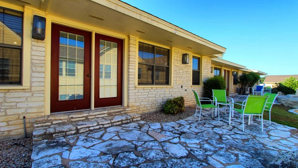 NOV 20-27~The Shores at Lake Travis Resort~2 BR VILLAS, TEXAS