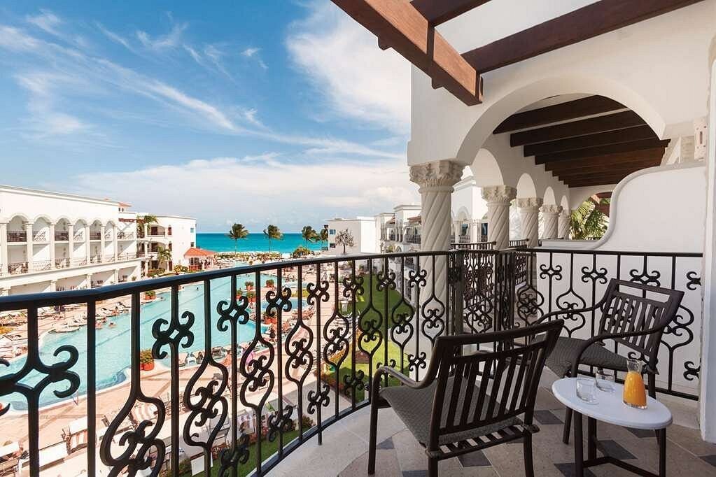 Resort Beachfront Caribbean Vacations / Low Member Rates!! Why Pay Full Price?