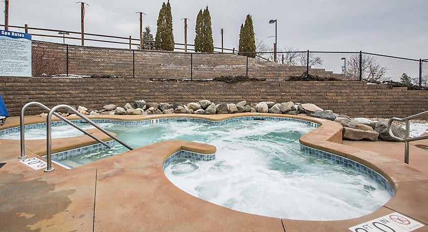 CHRISTMAS MOUNTAIN, WISCONSIN DELLS, 2 BEDROOM VILLA, SLEEPS 6, JULY 5-7
