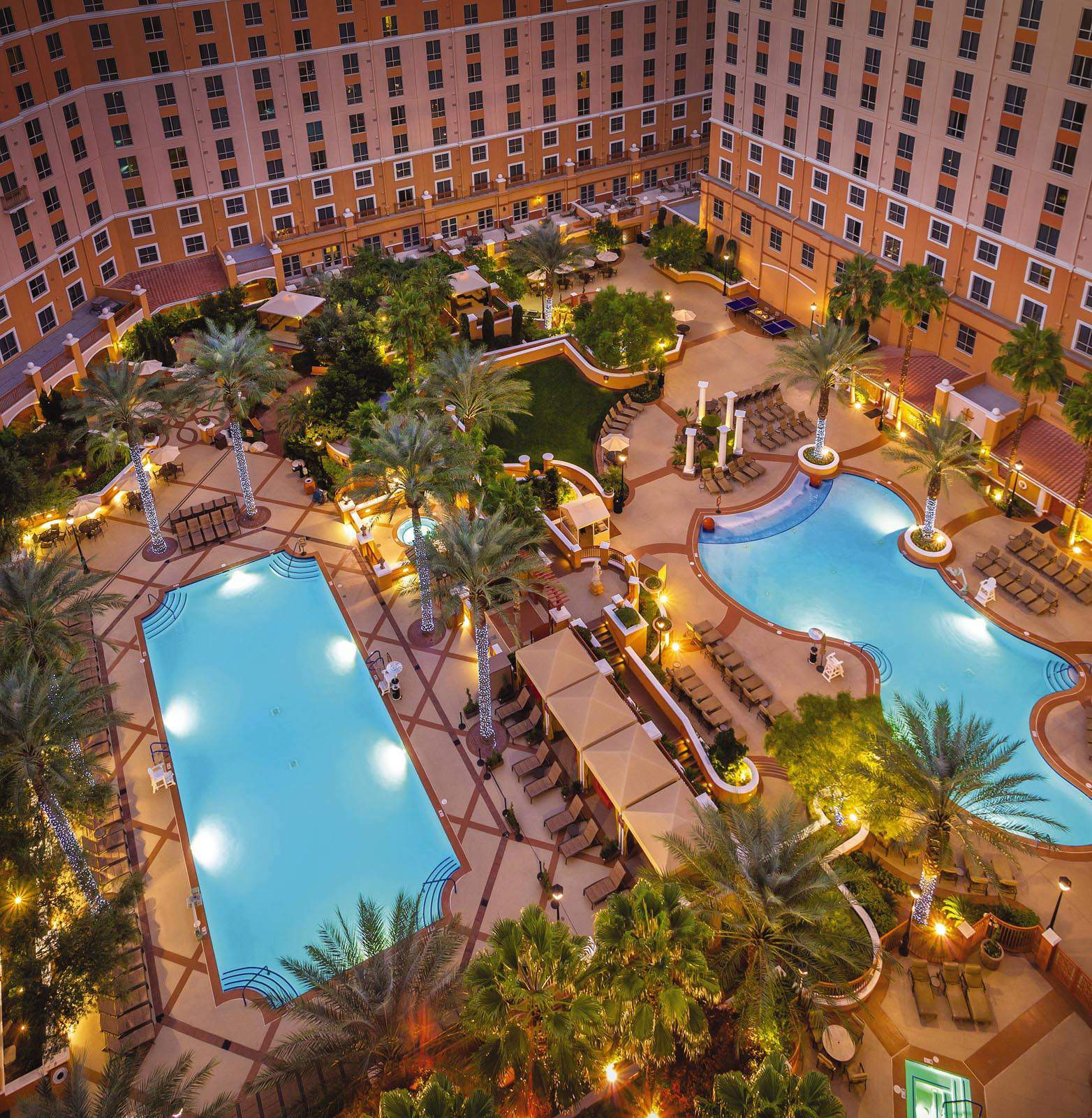 Las Vegas Wyndham Grand Desert 2BR Deluxe Suite Oct 2-5* 2026 Chiefs @ Raiders