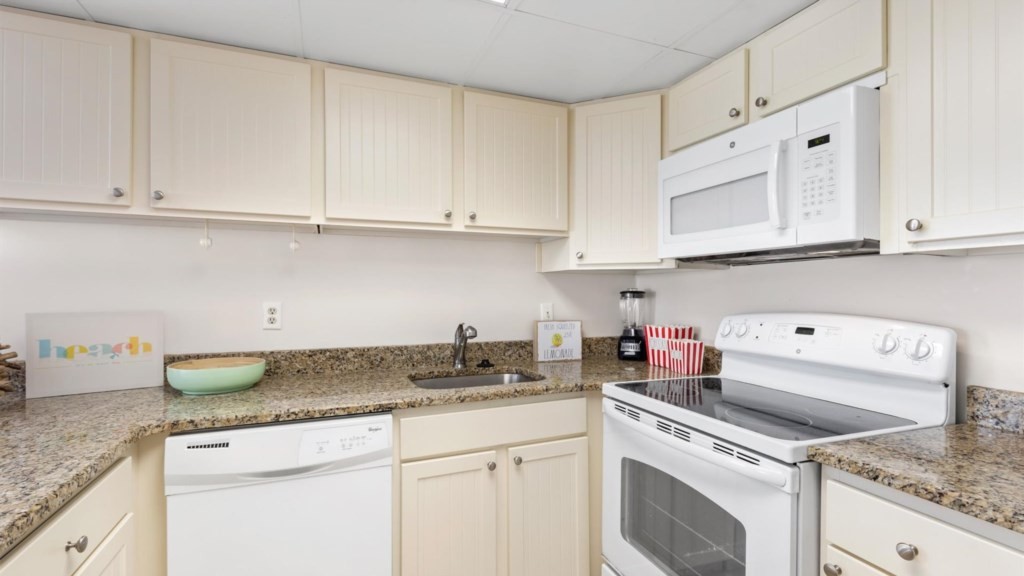 ****** Ocean Time Resort ******* $425.00 ****** 2 minute walk to the BEACH *****